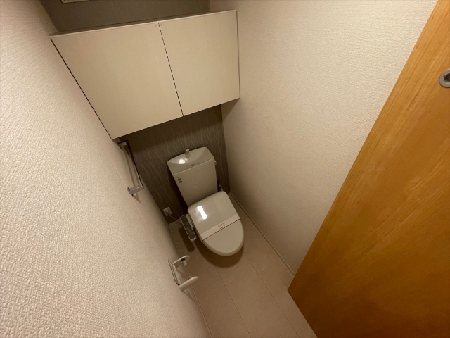 トイレ　＊同一建物内３１０号室内装写真転載