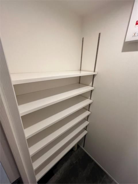 玄関　写真は同タイプ住居です