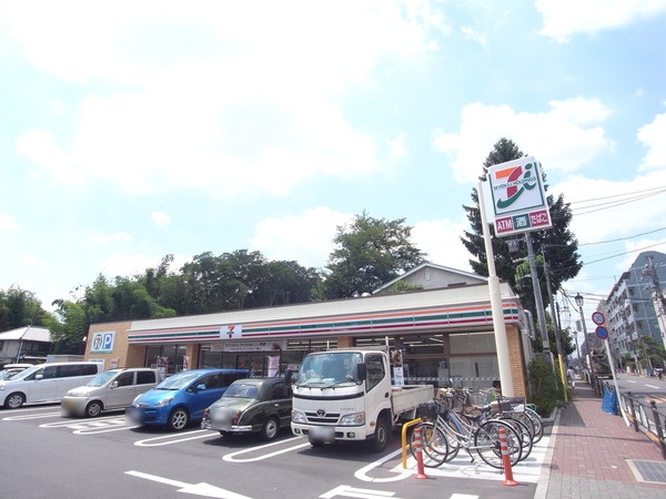 コンビニ　セブンイレブン 練馬中村かしわ公園前店（コンビニ）まで242m