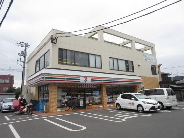 コンビニ　セブンイレブン（コンビニ）まで590m