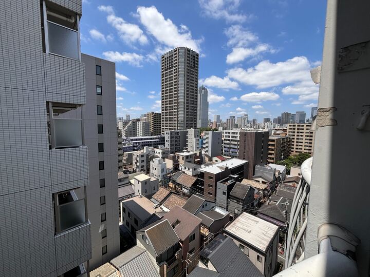 眺望　☆正面の建物が少し被っていますが、西側の眺望は抜けております