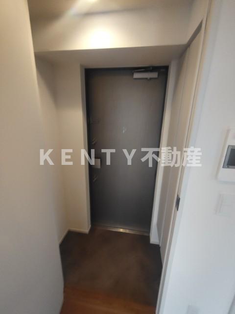 玄関　収納もある玄関です