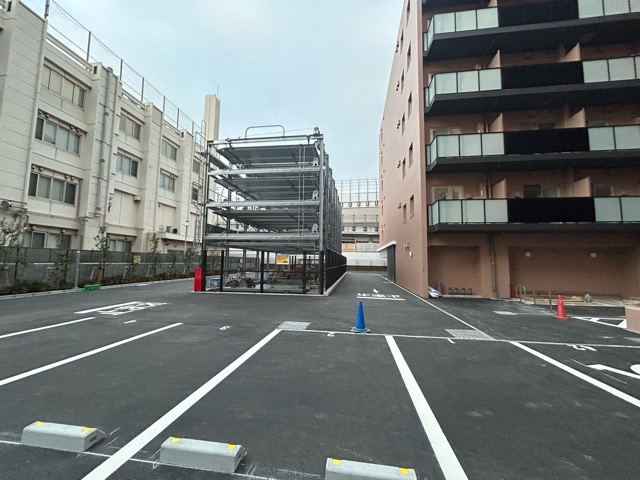 駐車場　駐車場に車を止められます