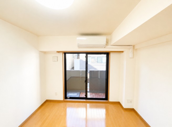 居室・リビング　※同建物内の別部屋参考写真です