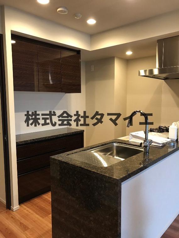 キッチン　コンパクトなキッチンで掃除もラクラク