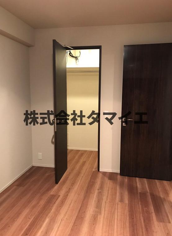 その他部屋・スペース　広くて明るい寝室