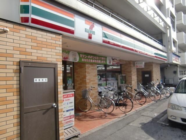 コンビニ　セブンイレブン（コンビニ）まで495m