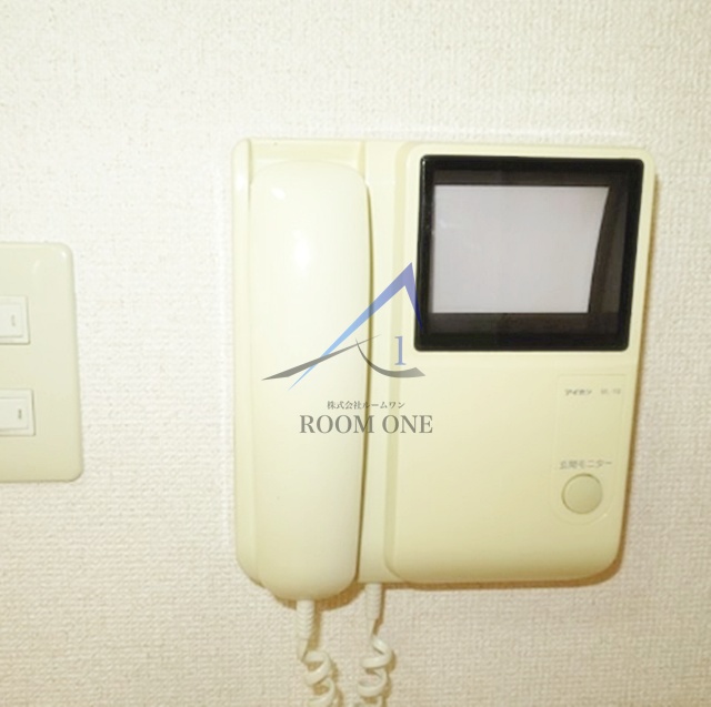 セキュリティ　モニター付きインターホンです。