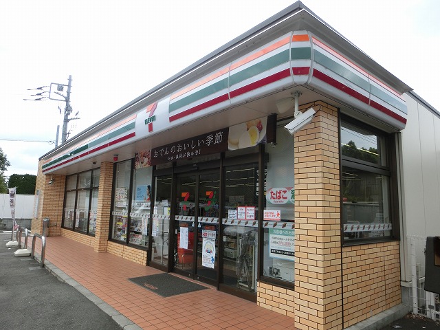 コンビニ　セブンイレブン（コンビニ）まで300m