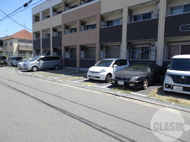 駐車場　敷地内駐車場