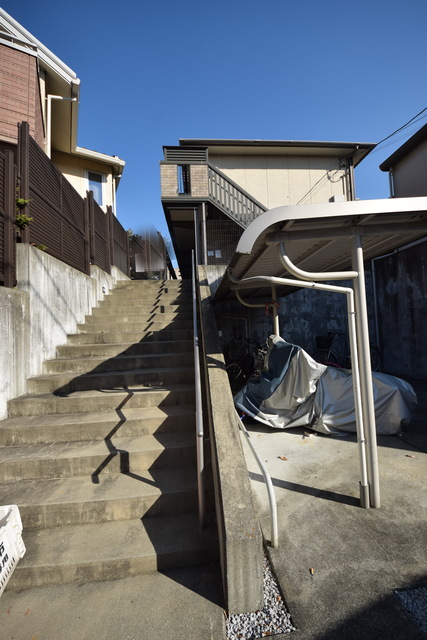 エントランス　☆道路からほどよい距離感☆