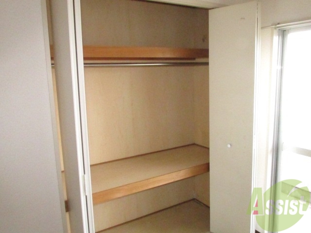収納　収納はお洋服が確認しやすく出し入れしやすくていいですね。