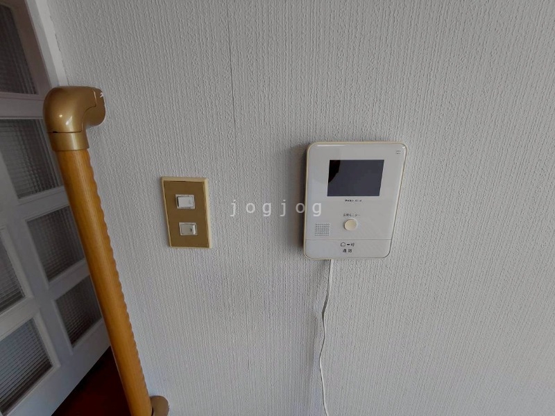 セキュリティ　モニター付きインターホンで来客確認も安心です！