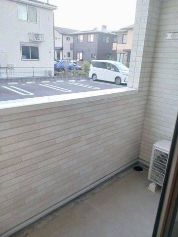 バルコニー　開放的で明るい空間を演出してくれるバルコニーです