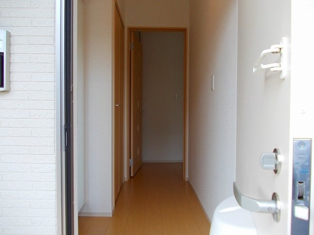 玄関　収納もある玄関です