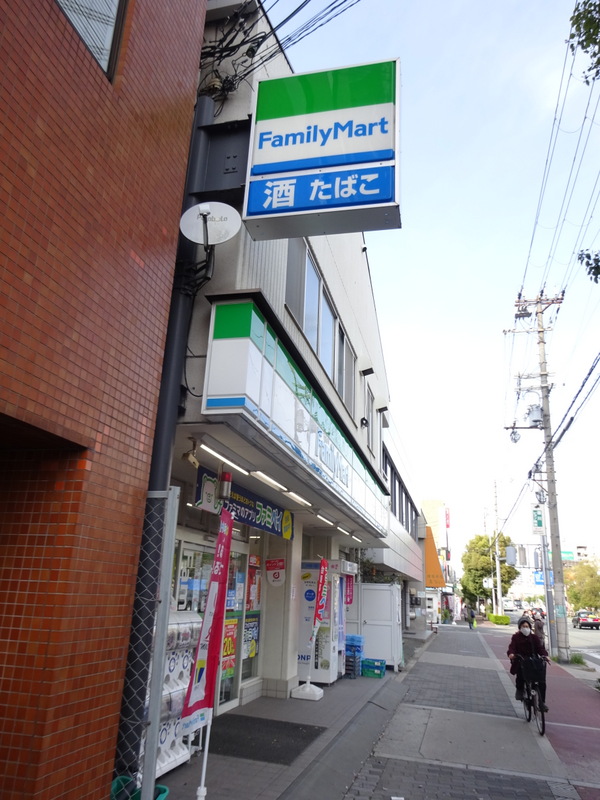 コンビニ　ファミリーマート 泉尾一丁目店（コンビニ）まで166m