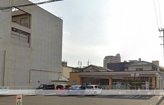 コンビニ　セブンイレブン（コンビニ）まで261m