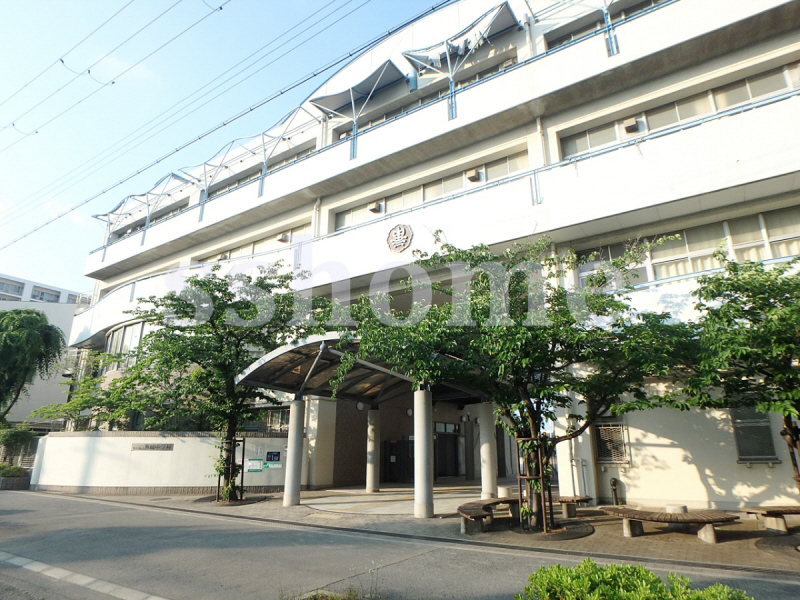 中学校　魚崎中学校（中学校）まで132m