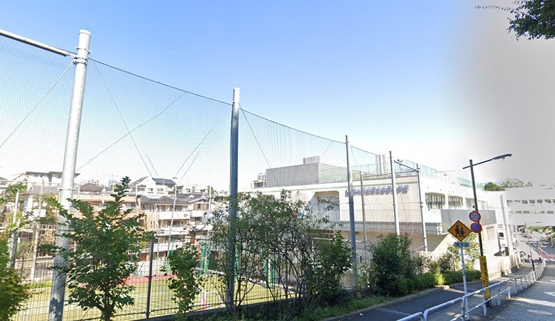 小学校　品川区立第三日野小学校（高輪台）（小学校）まで378m