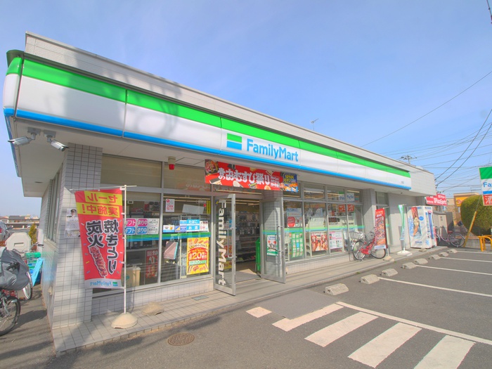 コンビニ　ファミリーマート ふじみ野上野台店（コンビニ）まで450m