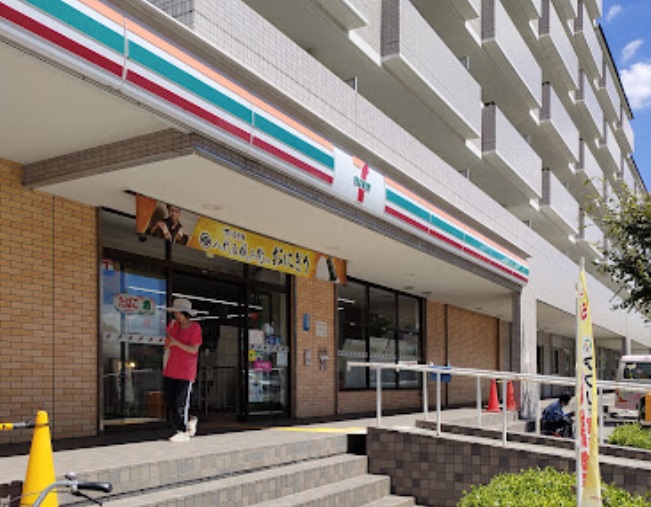 コンビニ　セブンイレブン 神戸本庄町1丁目店（コンビニ）まで80m