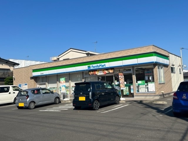コンビニ　ファミリーマート岩沼桑原店（コンビニ）まで700m