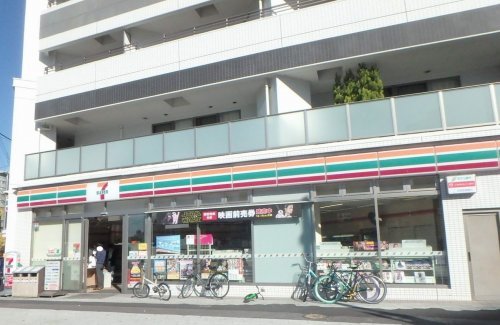 コンビニ　セブン－イレブン大阪新町３丁目店（コンビニ）まで186m