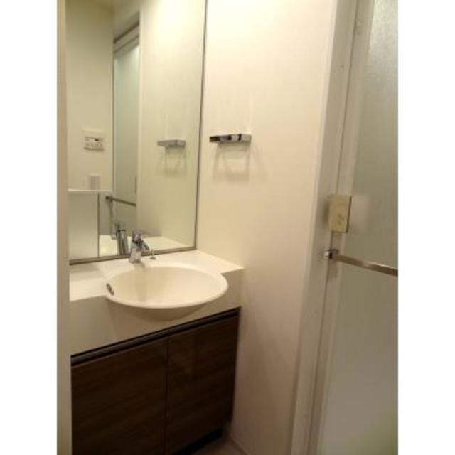 洗面設備　※写真は同タイプ住戸です。
