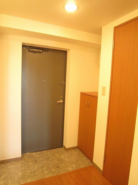 玄関　別部屋参考です。