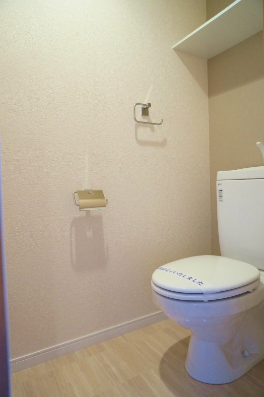 トイレ　別室の室内写真となります。 ※参考イメージ