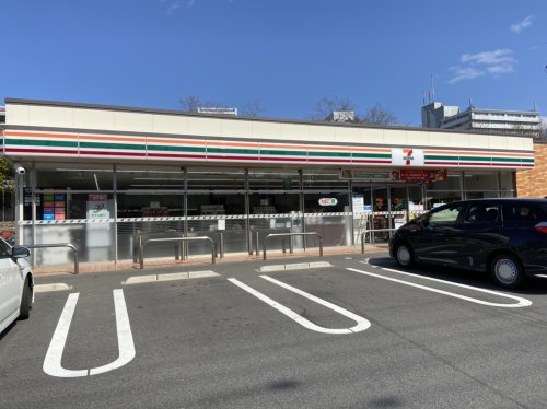 コンビニ　セブンイレブン 草津南笠町店（コンビニ）まで670m