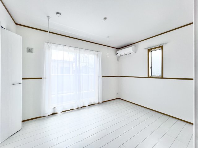 居室・リビング　※別部屋参考写真