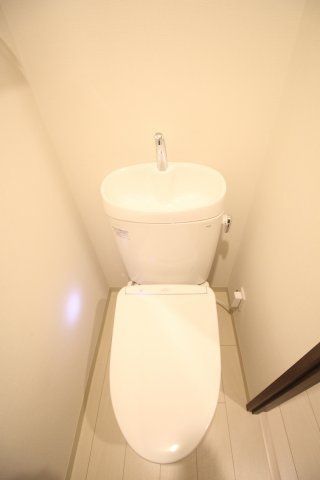 トイレ　（別タイプ参考写真）グランジュテ巣鴨　豊島区巣鴨3