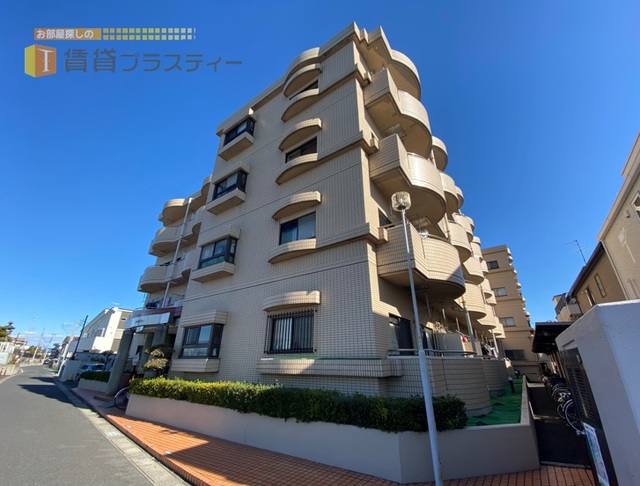 建物外観　防犯カメラも設置されたマンションになります。