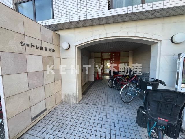 エントランス　ゆとりのあるエントランスです