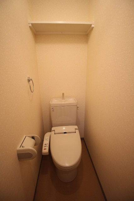 トイレ　※同タイプの参考写真