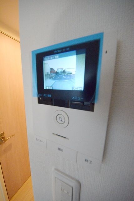 セキュリティ　★安心のモニター付きインターホンです★
