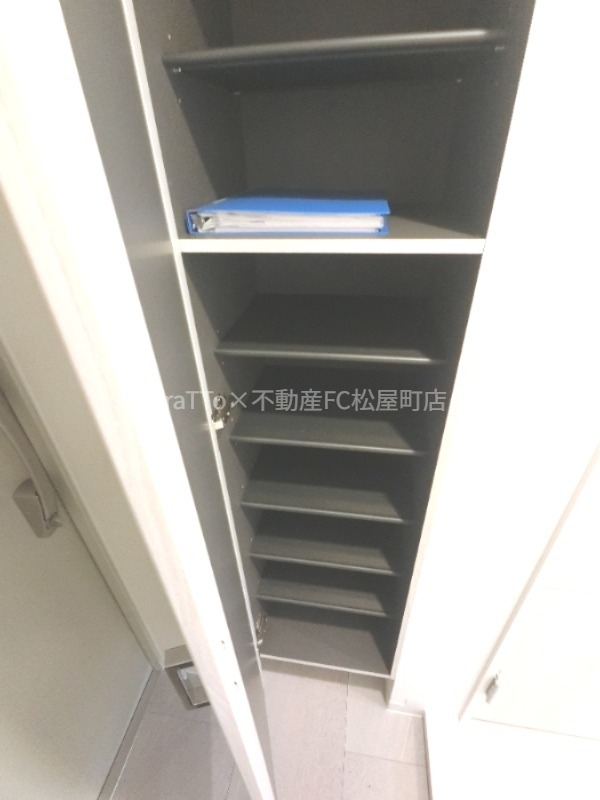 玄関　収納（シューズボックス）