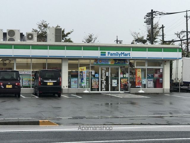 コンビニ　ファミリーマート（コンビニ）まで478m