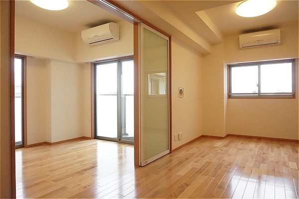 居室・リビング　☆明るいお部屋です☆