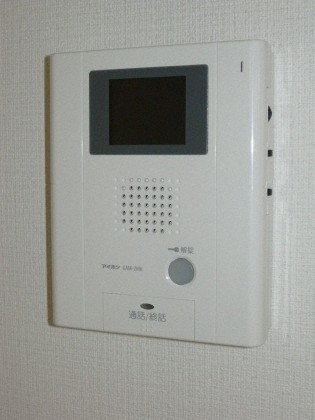 セキュリティ　TVモニター付きインターホン完備♪