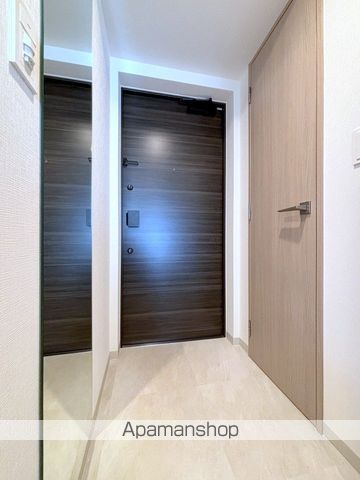 地下鉄千日前線 阿波座駅 徒歩5分 14階建 築4年の玄関写真