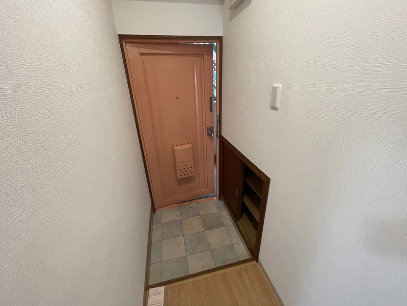 譽マンションの玄関写真