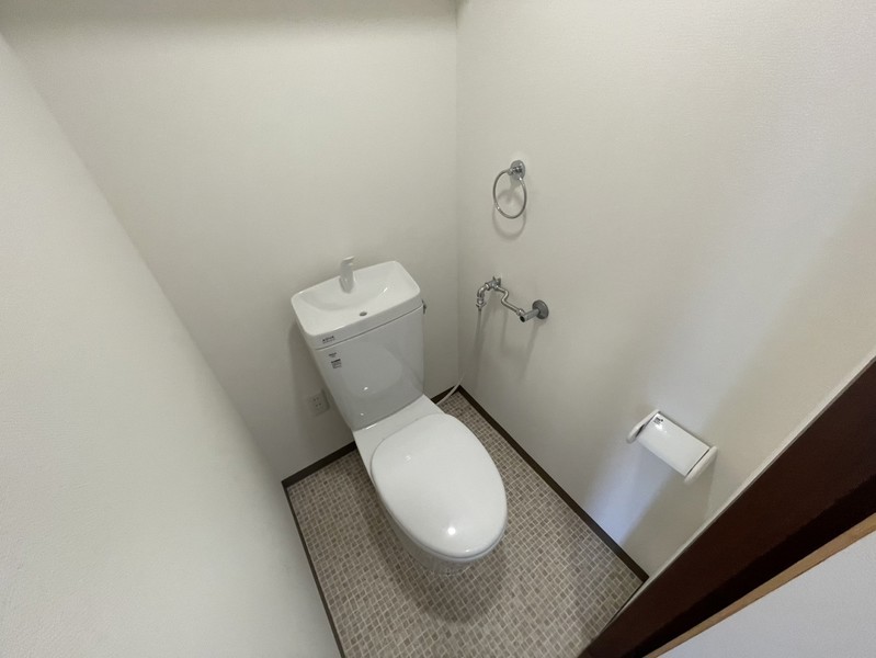 譽マンションのトイレ写真