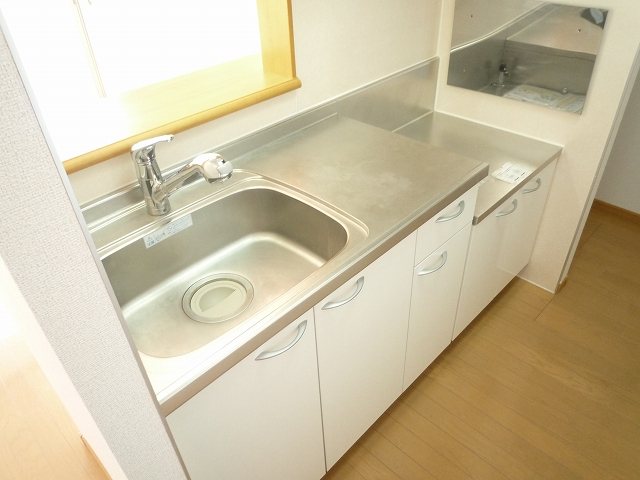 キッチン　※別部屋参考写真※