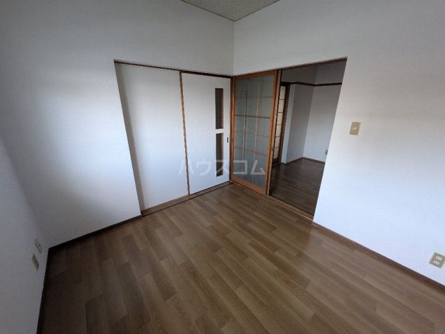 江口マンションの居間写真