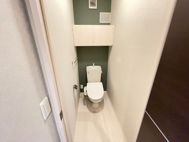 トイレ　温水洗浄便座付きのトイレです