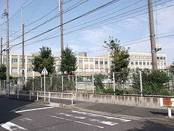 中学校　名古屋市立港明中学校（中学校）まで739m