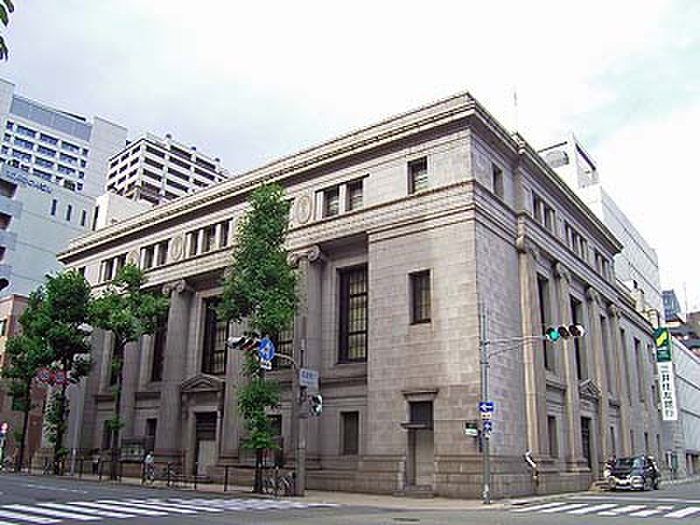 銀行　三井住友銀行（銀行）まで298m
