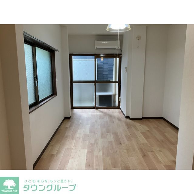 グランモア三光町の居間写真